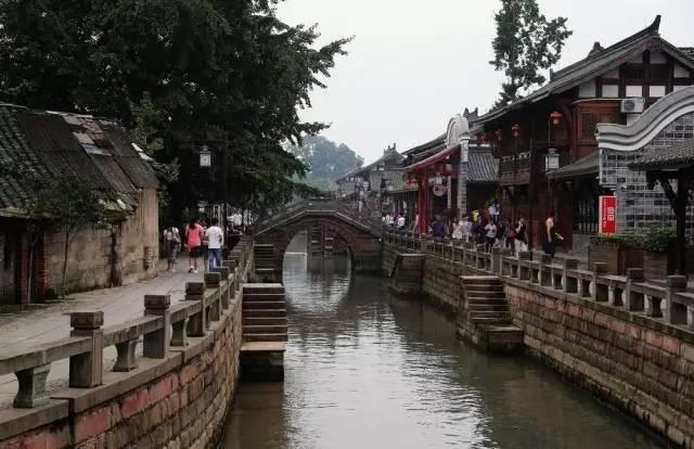 迪阿股份2023年营收降近4成、扣非净利润亏损 DR钻戒靠真爱营销收割不动这届年轻人?